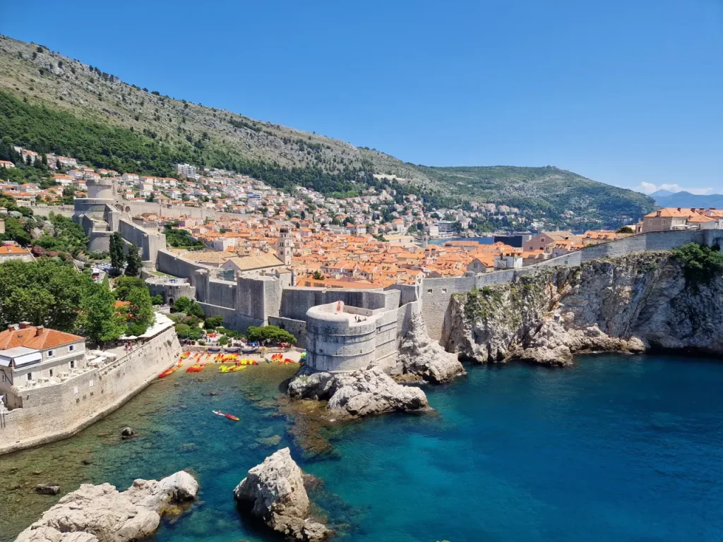 Dubrovnik wall and old town