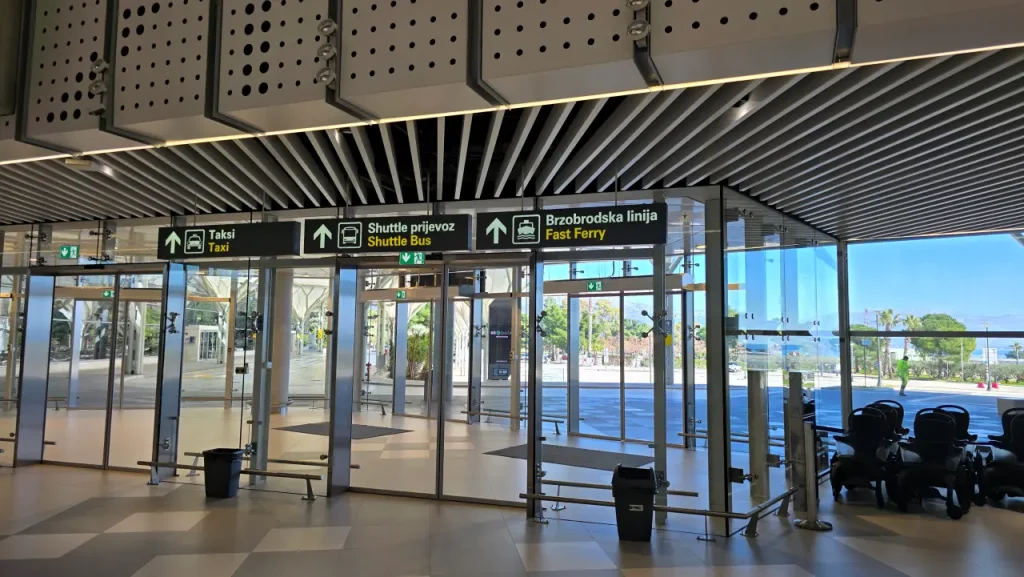 Flughafen ausgang