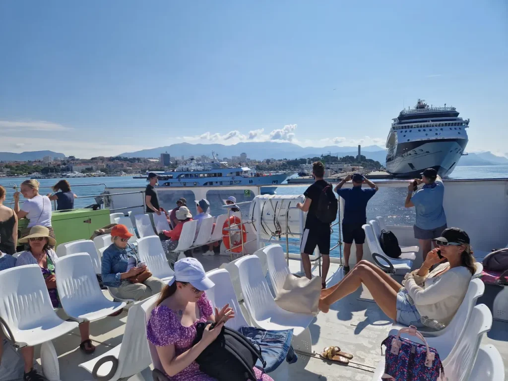 Na palubi trajekta Split - Bol
