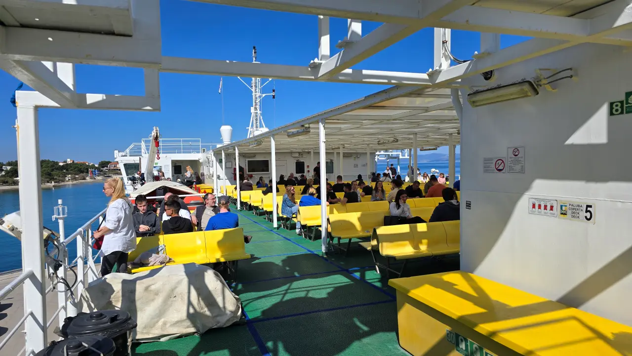 Na trajektu za Supetar