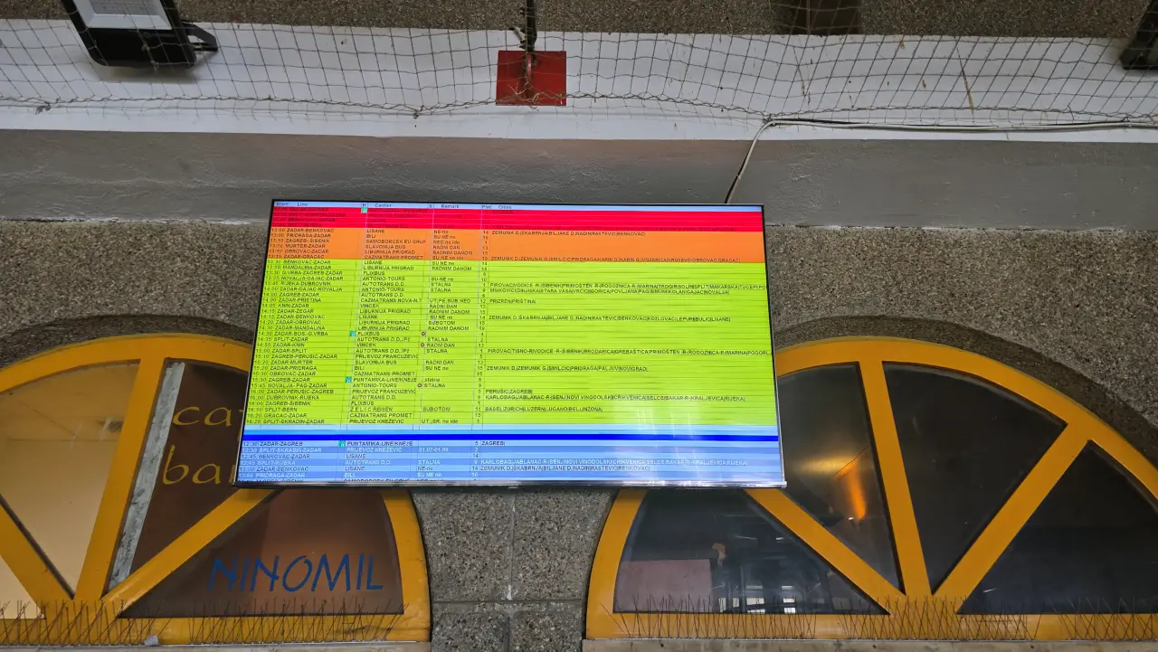 Departure Display bus terminal Zadar