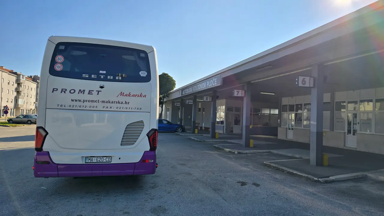 Dworzec autobusowy w Pločach