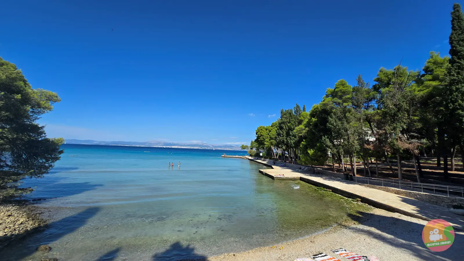 Piaszczysta plaża Vela Luka w Supetarze