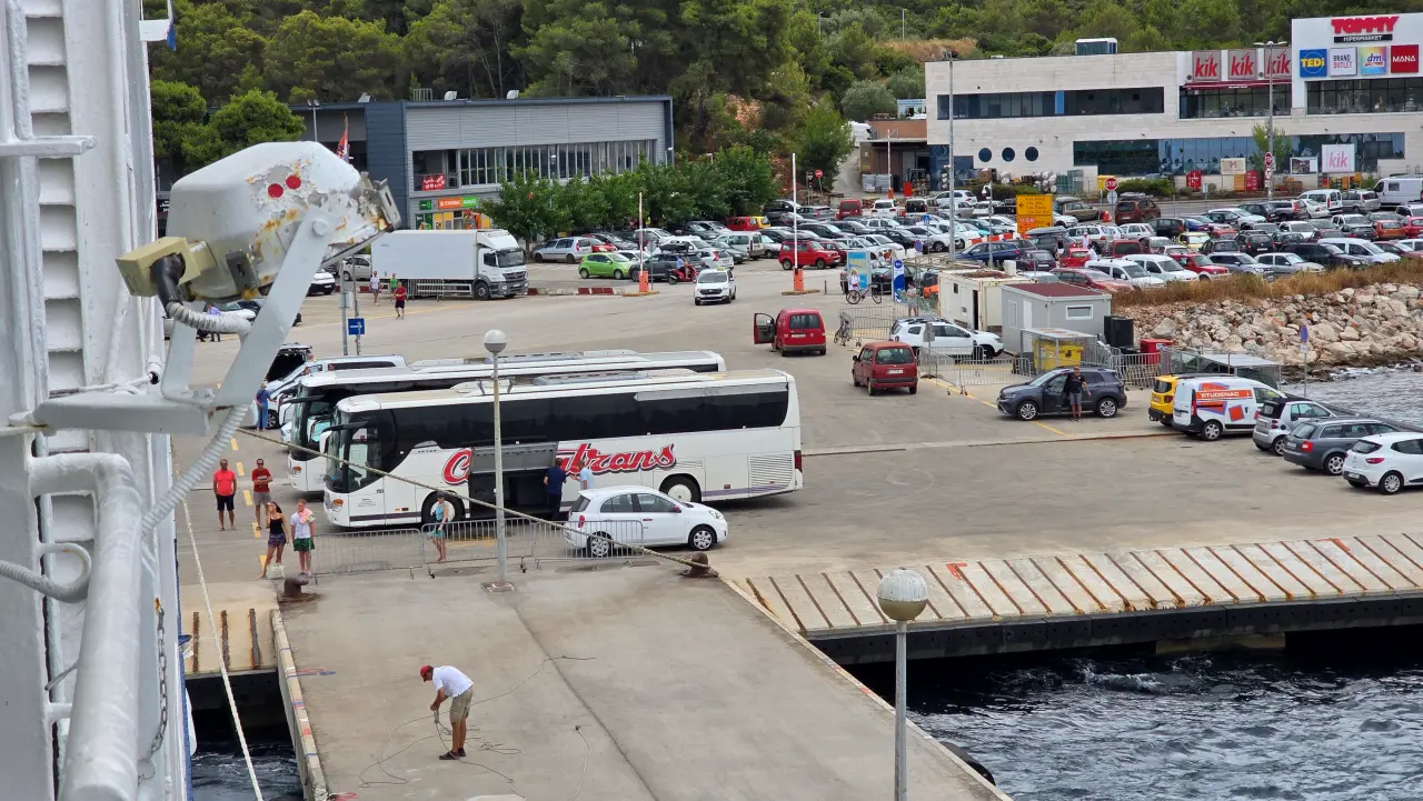 Port promowy w Stari Gradzie