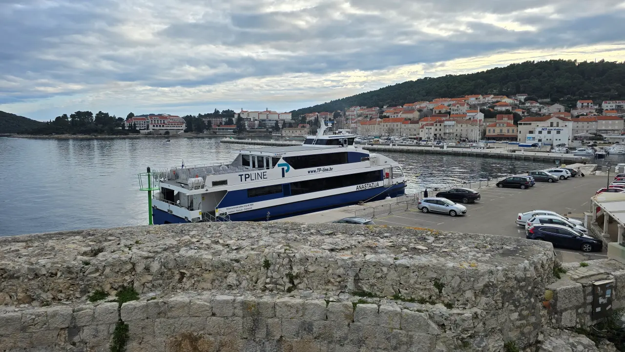 Prom TP Line w porcie na Korčuli