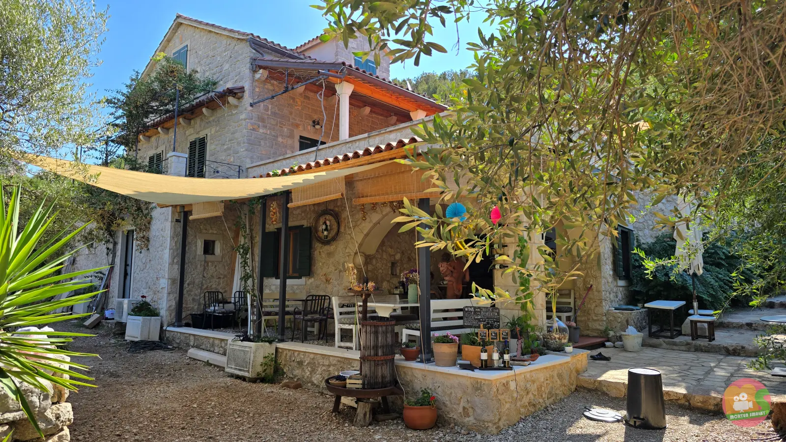 Przytulny bar na plaży Dubovica