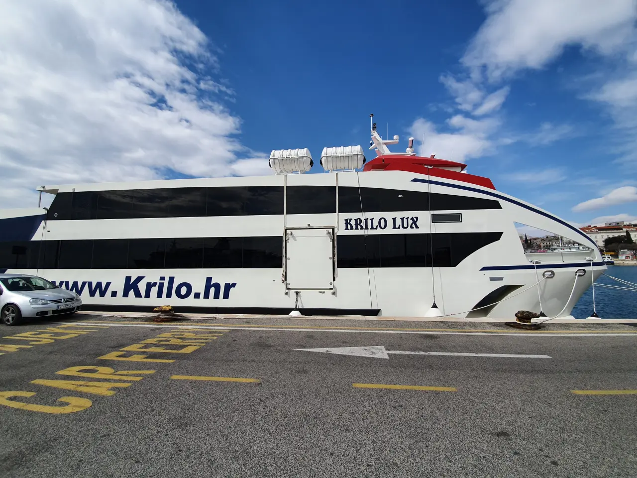 Szybki katamaran Krilo