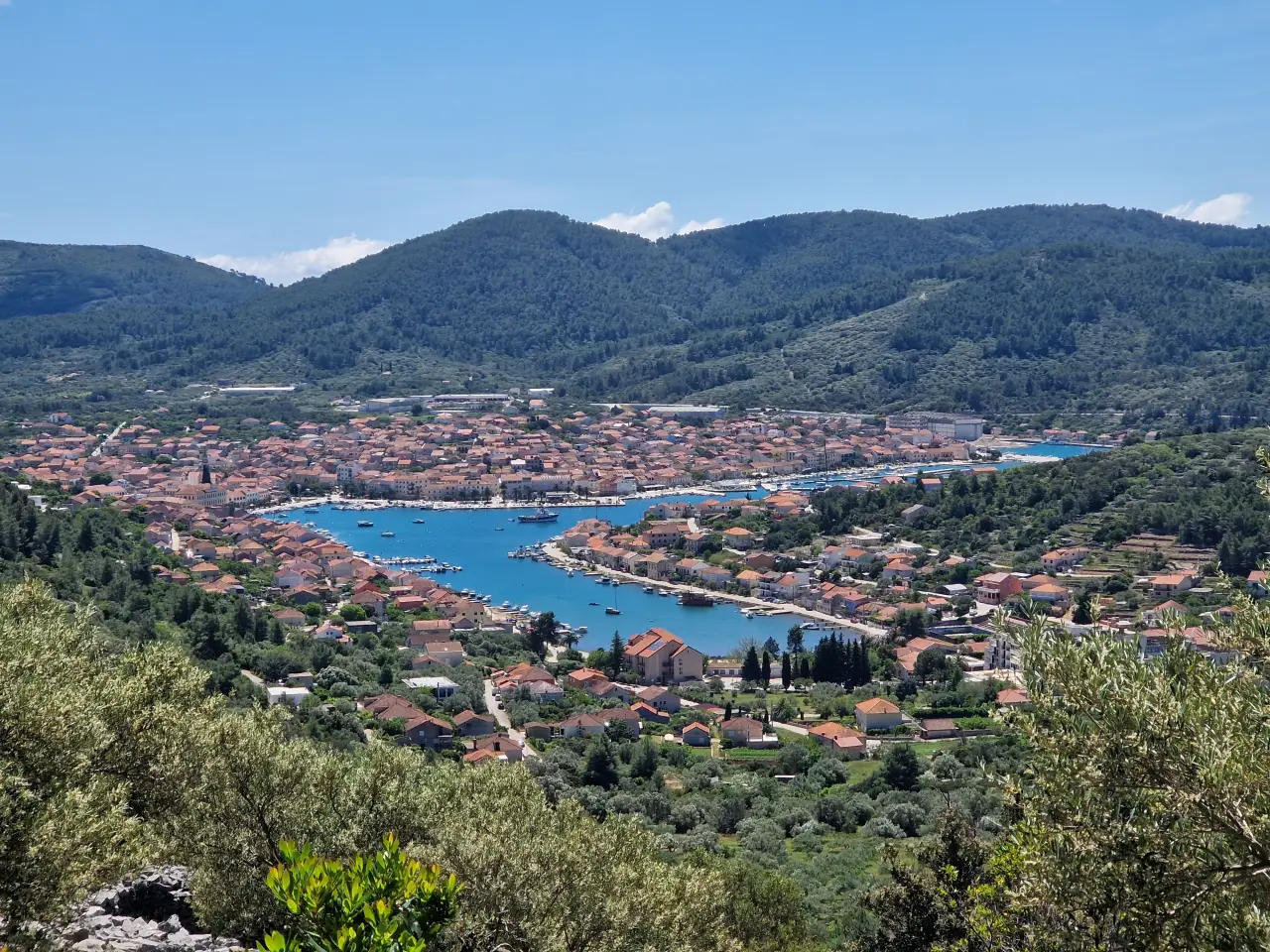 Widok na miasto z Vela Spila